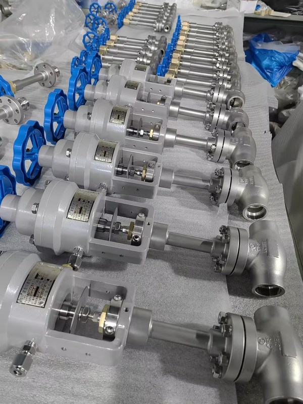 42Mpa High Pressure Cryogenic Globe Valve with CF8/CF3 Valve Body for LNG/LOX/LIN Applications and Temperature Range -196 to +80°C